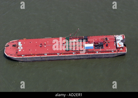 Luftaufnahme des Schiffes auf New York Bay, New York, Vereinigte Staaten von Amerika Stockfoto