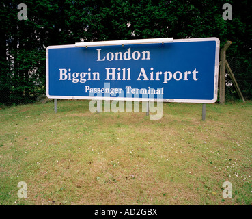 Eintritt Zeichen, Biggin Hill Airport, Bromley, Kent, London, England, UK. Stockfoto