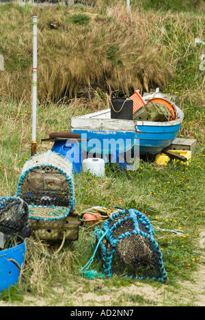 dh GLIMS HOLM ORKNEY Fischerboot mit Hummer und Krabben Gatter gestrandet Stockfoto