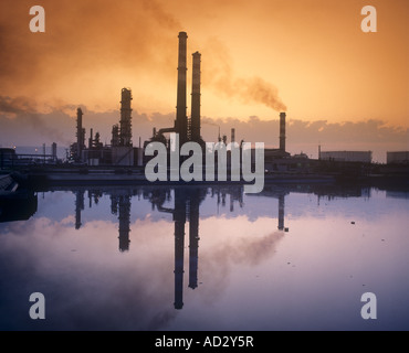 Türkei, Tupras Oil Refinery, Royal Dutch Shell vor kurzem übernommen. Es ist das größte Unternehmen in der Türkei-Wirtschaft, auch Stockfoto