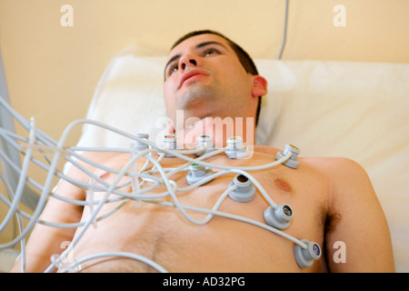 Mann mit ECG-test Stockfoto