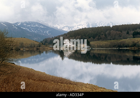 Eine Ansicht in französischens Region Auvergne Lac de Guéry mit dem Massif de Sancy über Stockfoto