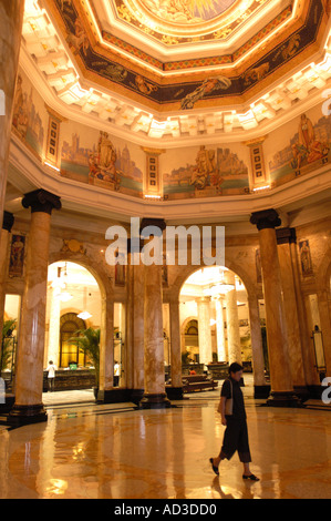 Innenraum der ehemaligen Hongkong und Shanghai Bank auf dem Bund in Shanghai China Stockfoto