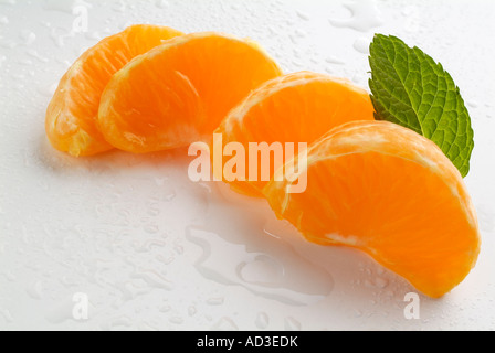 Mandarin Orange auf weiß Stockfoto