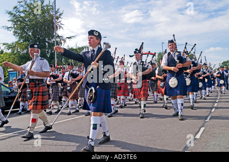 Massed Pipebands auf der Highland Gathering Corby Northamptonshire England Stockfoto