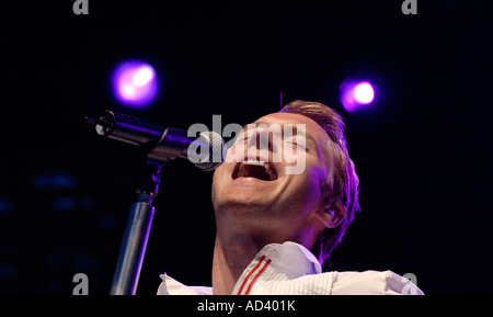 Ronan Keating führt auf der Bühne. Bild von Jim Holden. Stockfoto