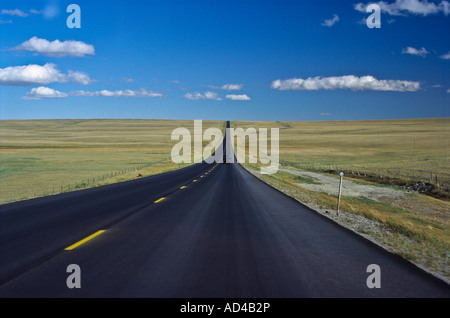 Land Straße, Montana, Vereinigte Staaten von Amerika Stockfoto