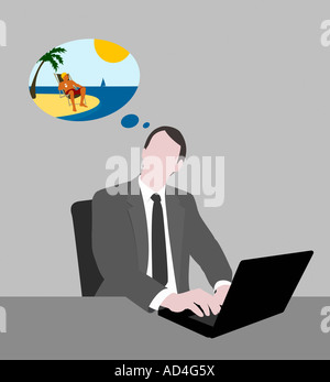 Ein Geschäftsmann arbeitet am Schreibtisch und träumt am Strand Stockfoto