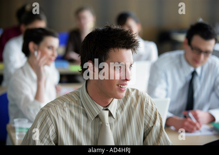 Profis, die Teilnahme an einer Präsenzschulung Handel Stockfoto