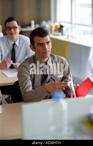 Profis, die Teilnahme an einer Präsenzschulung Handel Stockfoto