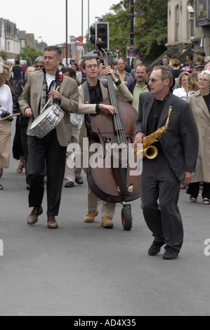 Jazz-Band in der Cowley Road Karneval 2005 Stockfoto