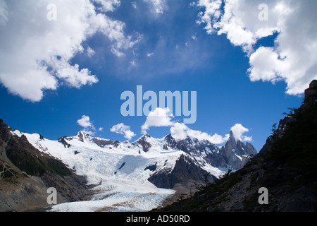 Wolken bilden sich Cerro Torre Stockfoto