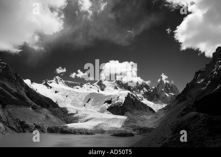 Wolken bilden sich Cerro Torre Stockfoto