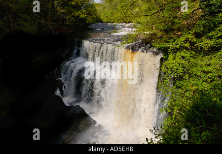 Sgwd Uchaf Clun Gwyn Wasserfall auf Afon Mellte River in der Nähe von Pontneddfechan South Wales UK GB EU Stockfoto