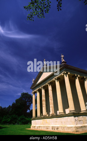 Klassische Tempel in Stowe Gardens späten Sommernachmittag Stockfoto