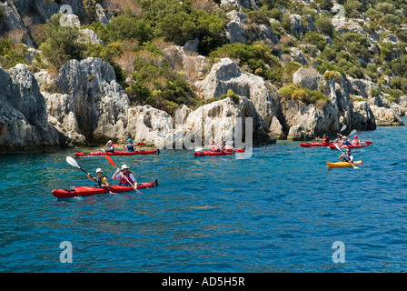 Seekayaking Touristen über versunkenen Stadt Kekova Insel, Antalya-Türkei. Stockfoto