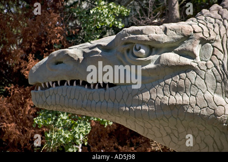 Nahaufnahme von Dinosaurier-Kopf an der Dinosaurier-Park-Kristallpalast London Stockfoto