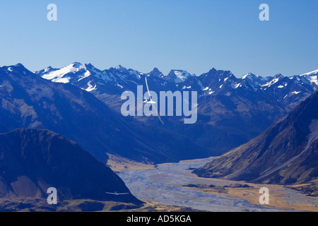 Hopkins River und Segelflugzeuge in der Nähe von Lake Ohau Mackenzie Country Südinsel Neuseeland Stockfoto