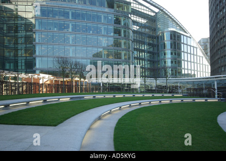Teil Bressenden Place Büro & Shopping Entwicklung einer offenen Raum neben Kardinal Place Shopping Centre Victoria Westminster London England Großbritannien Stockfoto
