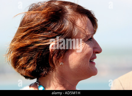 Tessa Jowell MP und Minister für die 2012 Olympischen Spiele auf eine Feststellung Besuch Segeln Ort Weymouth Stockfoto