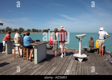 Ansicht vom Ende der Stadt Pier in Richtung Bayfront Park Anna Maria Insel Florida Vereinigte Staaten usa Stockfoto