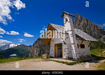 Kapelle am Falzaregopass, Dolomiten, Italien Stockfoto