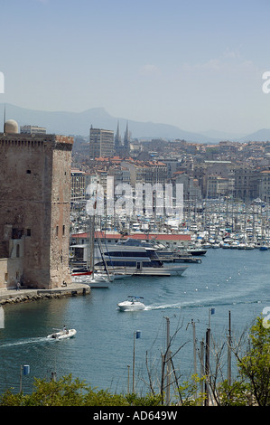 monumentale Hafen einer Stadt, Marseille, erfasst auf den alten Hafen Stockfoto