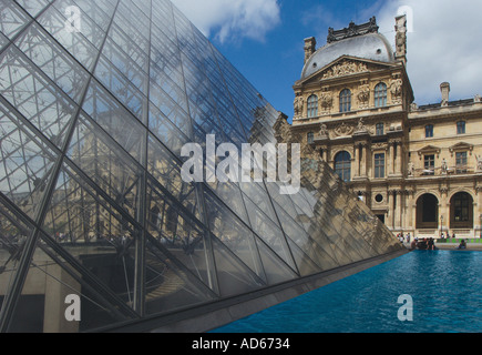 Musée du Louvre Museum im Sommer Paris Frankreich EU Europa Stockfoto
