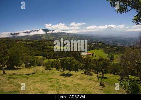 Üppigem Grün Landschaftsansicht am unteren hängen in der Nähe von Poas Vulkan in Central Valley und Highlands Provinz Costa Rica Stockfoto