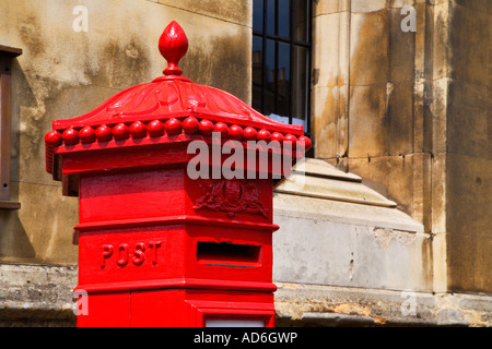 Alten Briefkasten am Kings College Cambridge England Stockfoto