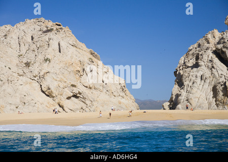 Formationen der Felsen und Strand am Ende der Halbinsel Baja in Cabo San Lucas Baja California Mexiko Nordamerika Stockfoto