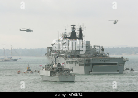 Trafalgar 200 feiern und International Fleet Review und internationales Festival des Meeres Portsmouth England GB UK 2005 Stockfoto