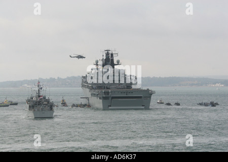 Trafalgar 200 feiern und International Fleet Review und internationales Festival des Meeres Portsmouth England GB UK 2005 Stockfoto