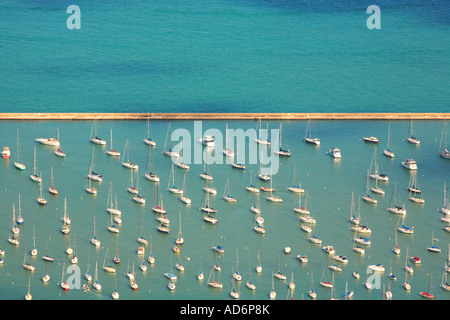 Boote in Monroe Hafen Innenstadt von Chicago Illinois Stockfoto