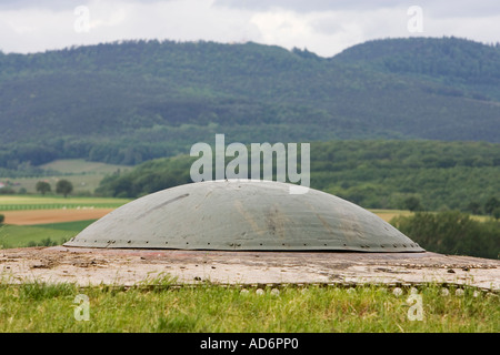 Einziehbare Geschützturm am Fort Schoenenbourg Bunkeranlage an der Maginot-Linie Ouvrage Schoenenbourg Elsass Frankreich Mai 2006 Stockfoto