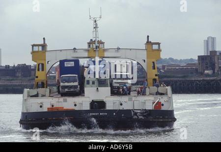 Woolwich Fähre über die Themse, East London England 1991 1990er Jahre Großbritannien HOMER SYKES Stockfoto