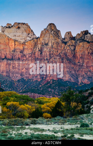 Morgendämmerung auf der West-Tempel und Türme Jungfrau Zion Canyon Zion National Park in Utah Stockfoto