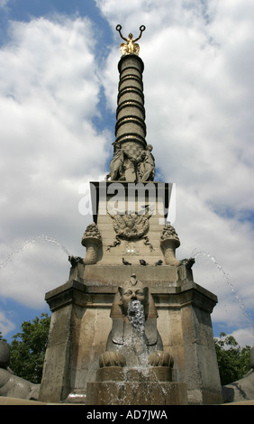 Fontaine du Palmier (Palm Tree Brunnen) Place du Châtelet, Paris, Frankreich - erbaut 1806-1808 Stockfoto