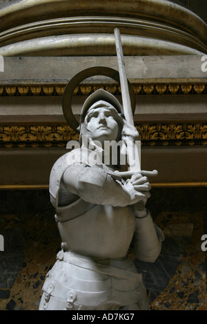 Statue von Jeanne d ' Arc in der La Madeleine Kirche Paris Frankreich Stockfoto