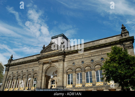 Außenansicht des Leeds City Museums früher die Leeds Institut West Yorkshire England Stockfoto