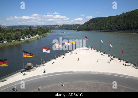 Blick auf den Sporn zwischen der Mosel und Rhein, Deutsches Eck oder Deutsches Eck genannt.  Koblenz, Deutschland. Stockfoto