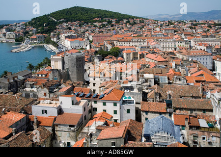 Blick auf Split Hafen vom Glockenturm der Kathedrale St. dominus Stockfoto