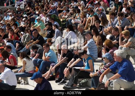 Englischen Schar von Menschen Stadtzentrum Cascade Schritte Bristol Hafen-Festival 2007 Stockfoto