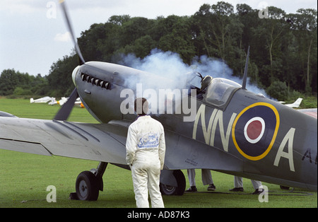 Spitfire mark fünf ab alt Warden Flugplatz Shuttleworth Collection Bedfordshire uk Stockfoto