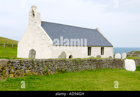MWNT Kirche stammt aus dem 14. Jahrhundert, die ursprünglich von den Pilgern bei Mwnt Pembrokeshire West Wales UK Stockfoto