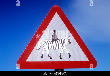 Pferd Reiter Verkehrsschild mit Zebrastreifen Stockfoto