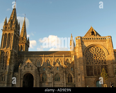 Fassade der Kathedrale von Saint Pol de Léon Finistere Brittany France Stockfoto