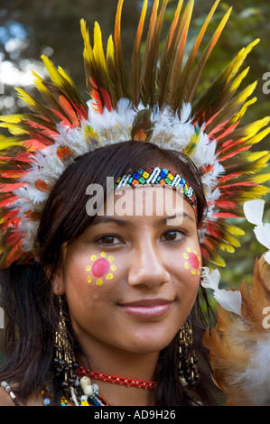 Port Moresby traditionelle Tribal Tänzerin 1 einziges allein Nahaufnahme DCSA 5217 Stockfoto