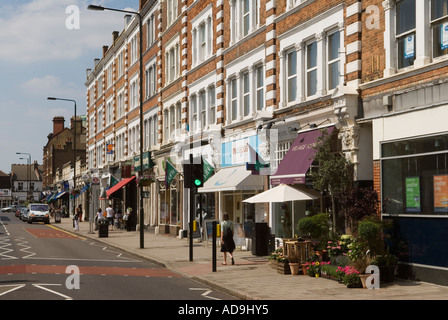 High Street 'Wimbledon Village' London SW19 England Großbritannien HOMER SYKES Stockfoto