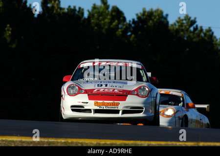 Joe Downs Porsche 911 GT3-Auto ist gefolgt von Teamkollege Ramez Wahab auf dem GT3 in der IMSA GT Cup Challenge in Mid-Ohio 2006 Stockfoto